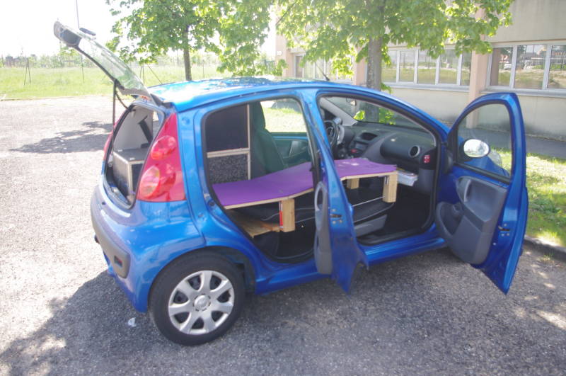 Tiny car transformed into a mobile office space (2018)